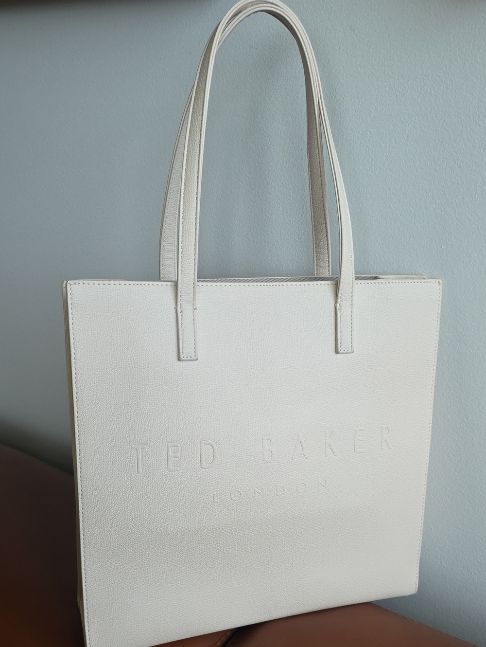 LOW START✨️TED BAKER LONDON The Icon Cream Embossed Logo Tote Bag - Picture 2 of 7